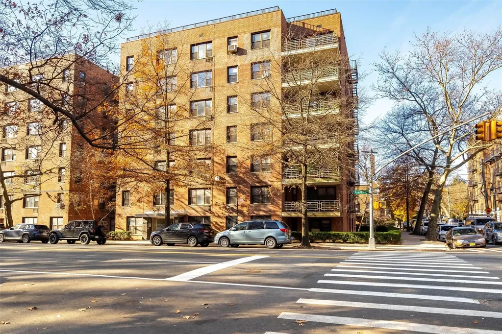 6495 Broadway Bronx NY 10471
