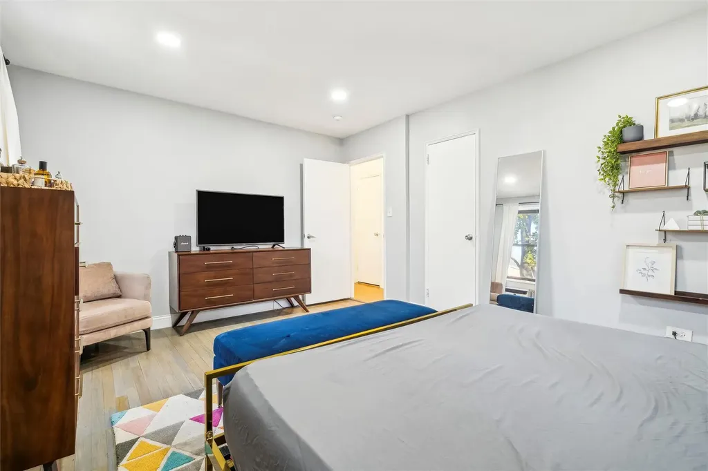 6495 Broadway Bronx NY 10471