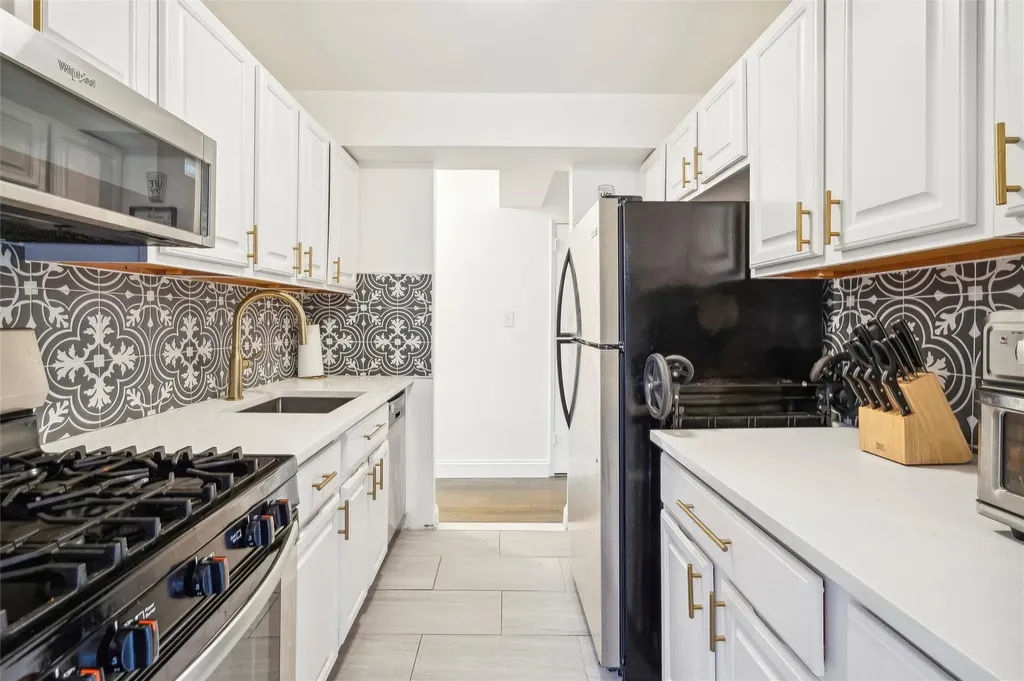 6495 Broadway Bronx NY 10471