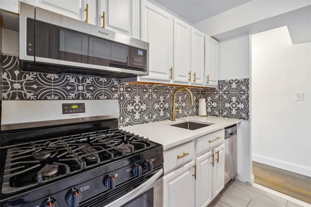 6495 Broadway Bronx NY 10471