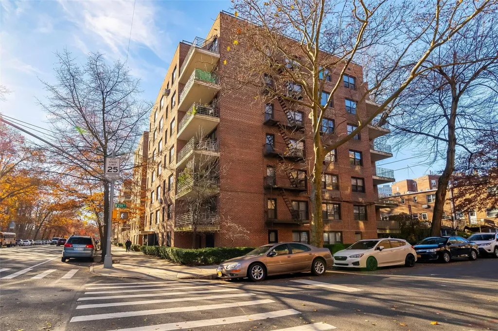 6495 Broadway Bronx NY 10471