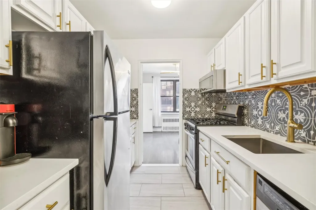 6495 Broadway Bronx NY 10471