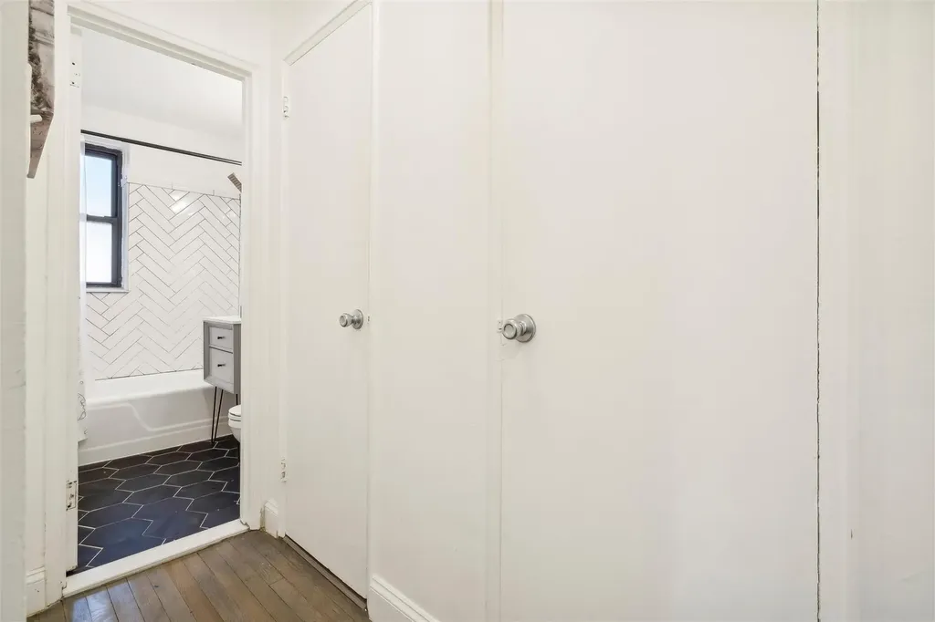 6495 Broadway Bronx NY 10471