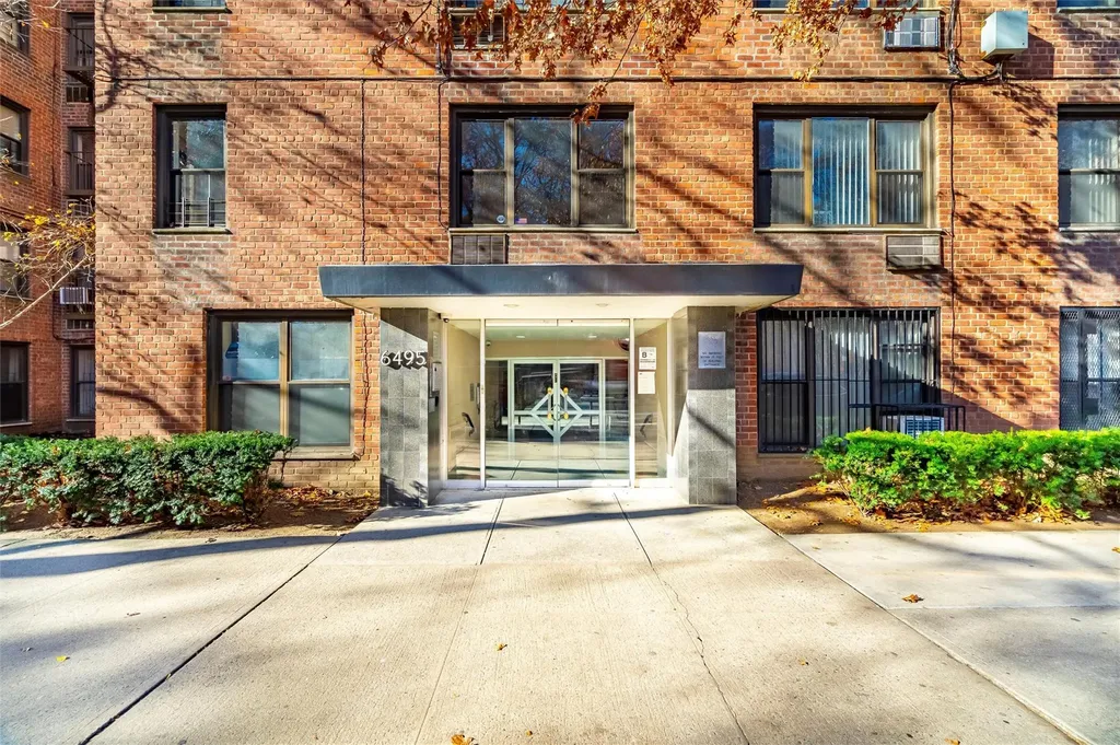 6495 Broadway Bronx NY 10471