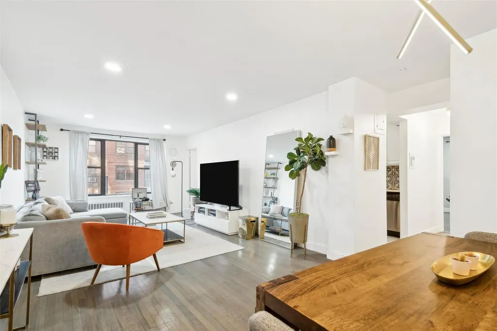 6495 Broadway Bronx NY 10471