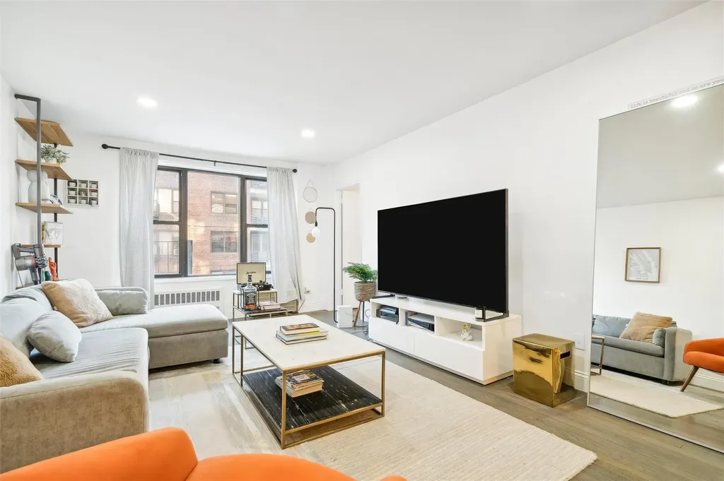 6495 Broadway Bronx NY 10471