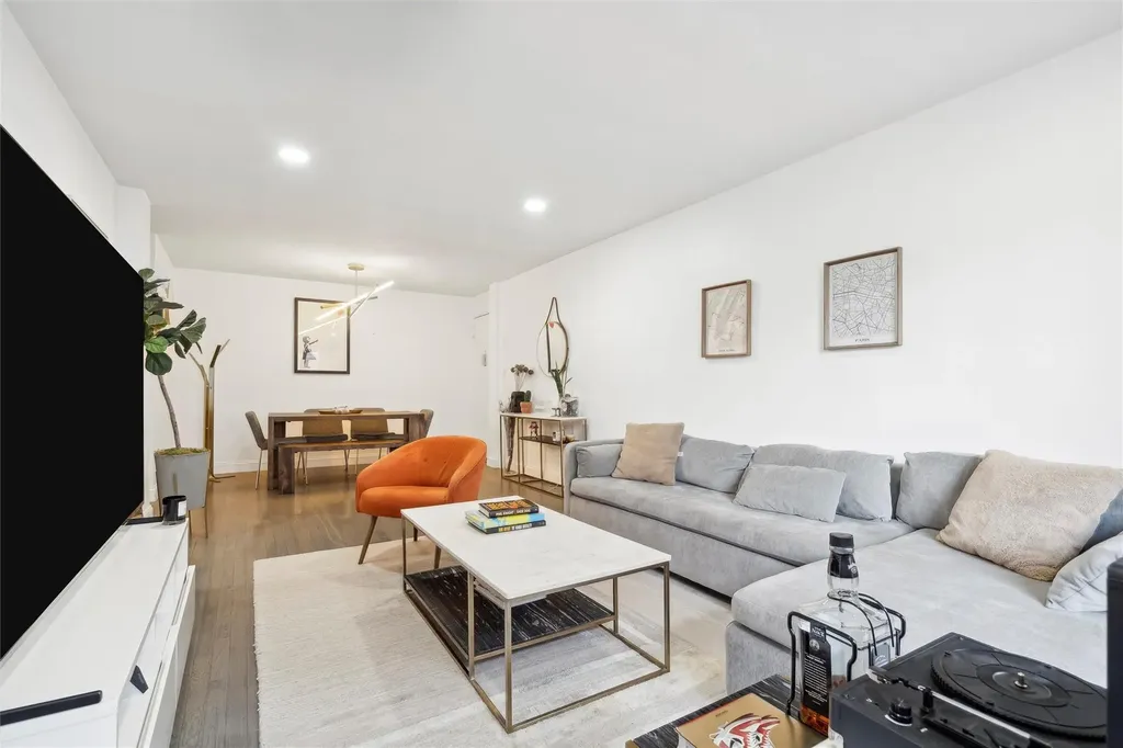 6495 Broadway Bronx NY 10471