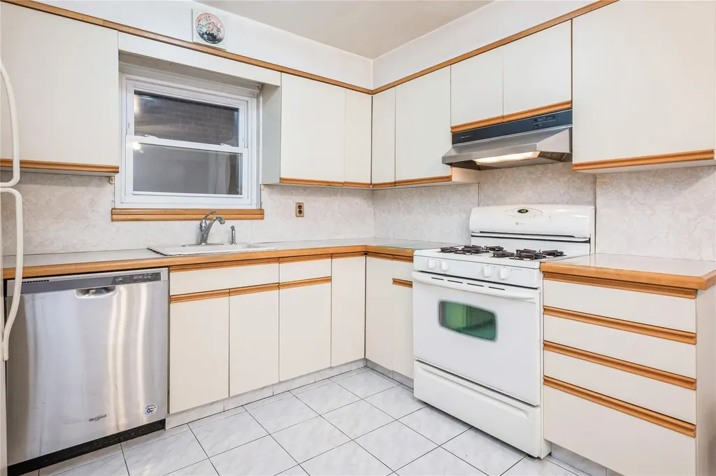 1650 Paulding Avenue Bronx NY 10462