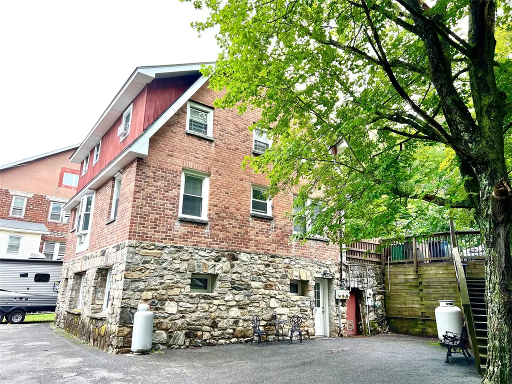 279 Buckshollow Road Mahopac NY 10541