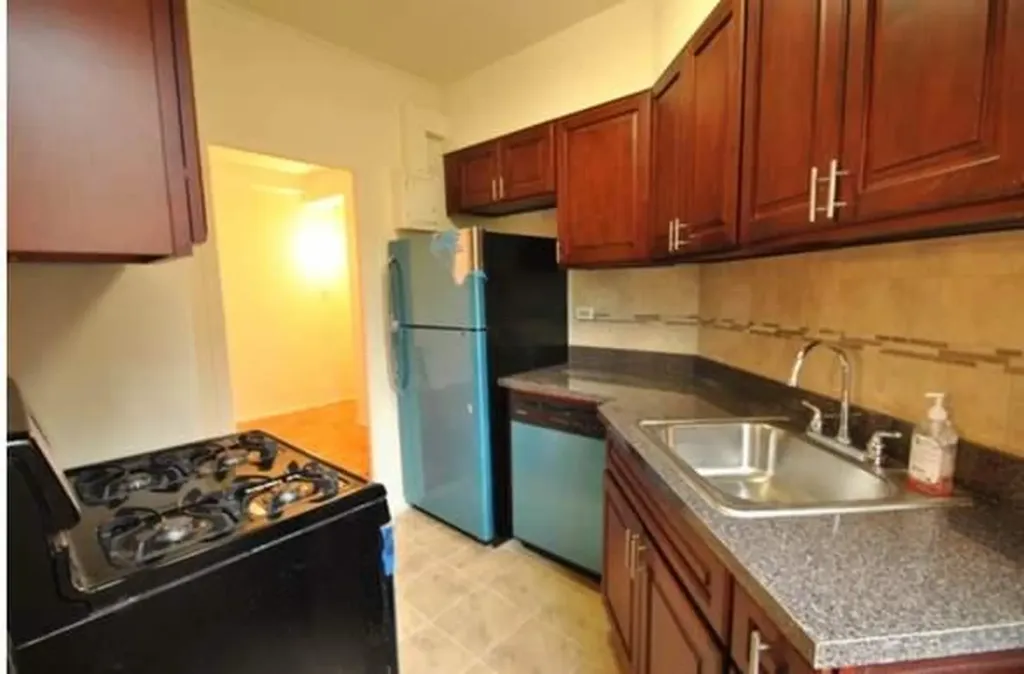 1938 E Tremont Avenue Bronx NY 10462