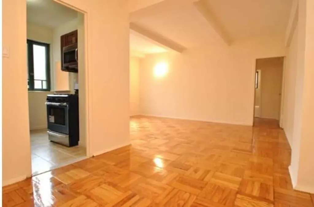 1938 E Tremont Avenue Bronx NY 10462