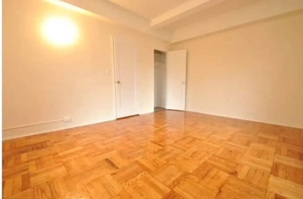 1938 E Tremont Avenue Bronx NY 10462