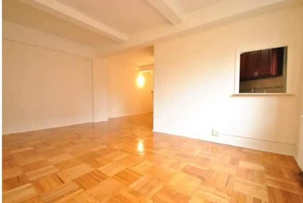 1938 E Tremont Avenue Bronx NY 10462