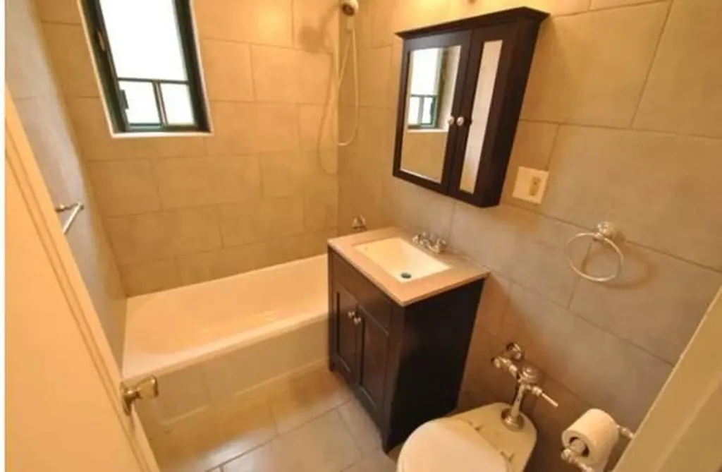 1938 E Tremont Avenue Bronx NY 10462