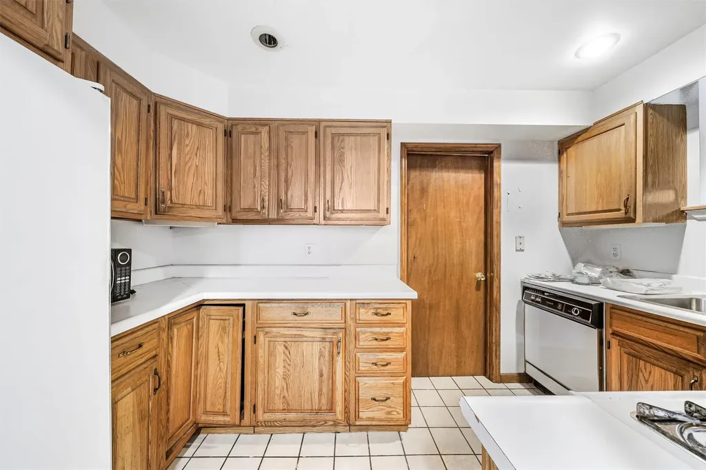 1634 Research Avenue Bronx NY 10465