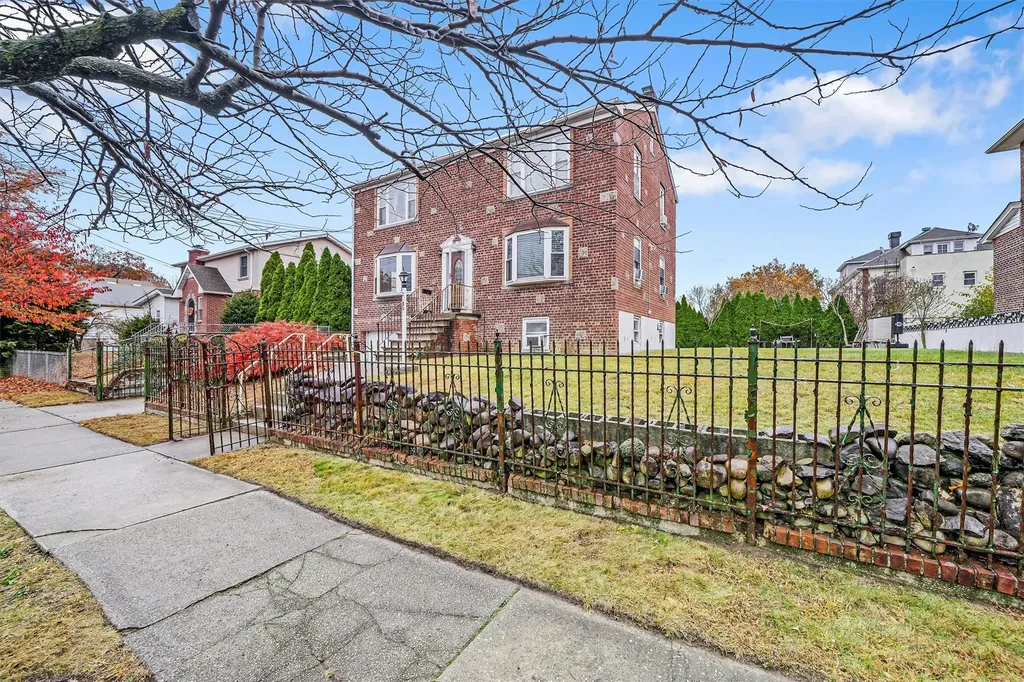 1634 Research Avenue Bronx NY 10465
