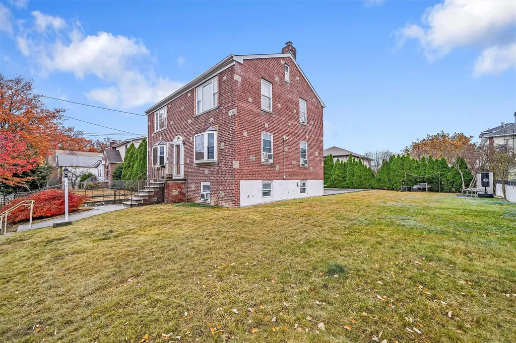 1634 Research Avenue Bronx NY 10465