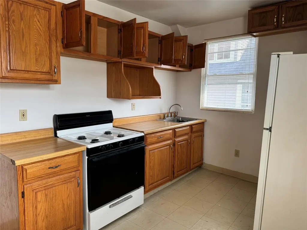 23 Albert Street Middletown NY 10940