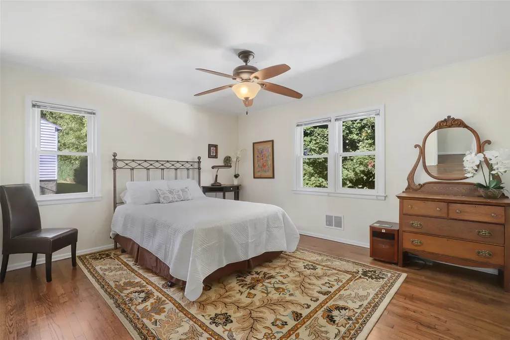 13 Baylor Circle White Plains NY 10605