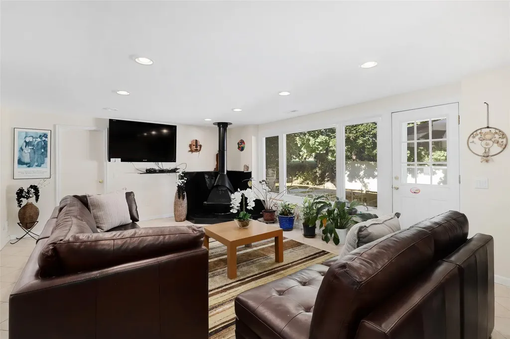 13 Baylor Circle White Plains NY 10605