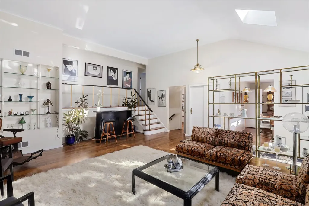 13 Baylor Circle White Plains NY 10605