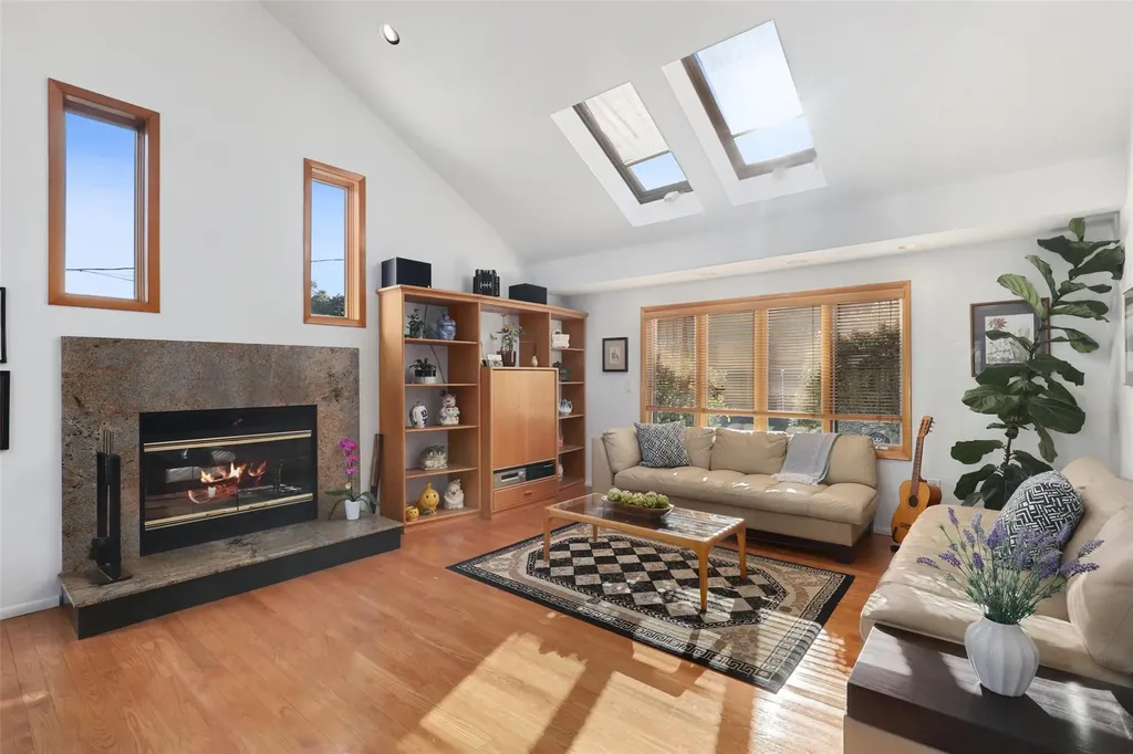 13 Baylor Circle White Plains NY 10605