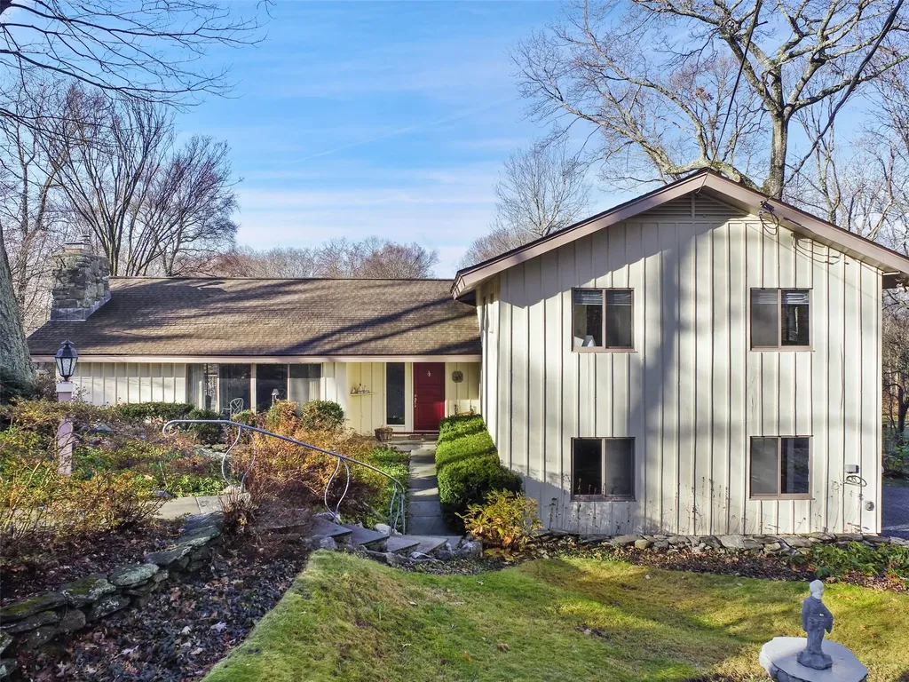 18 Redcoat Lane Waccabuc NY 10597