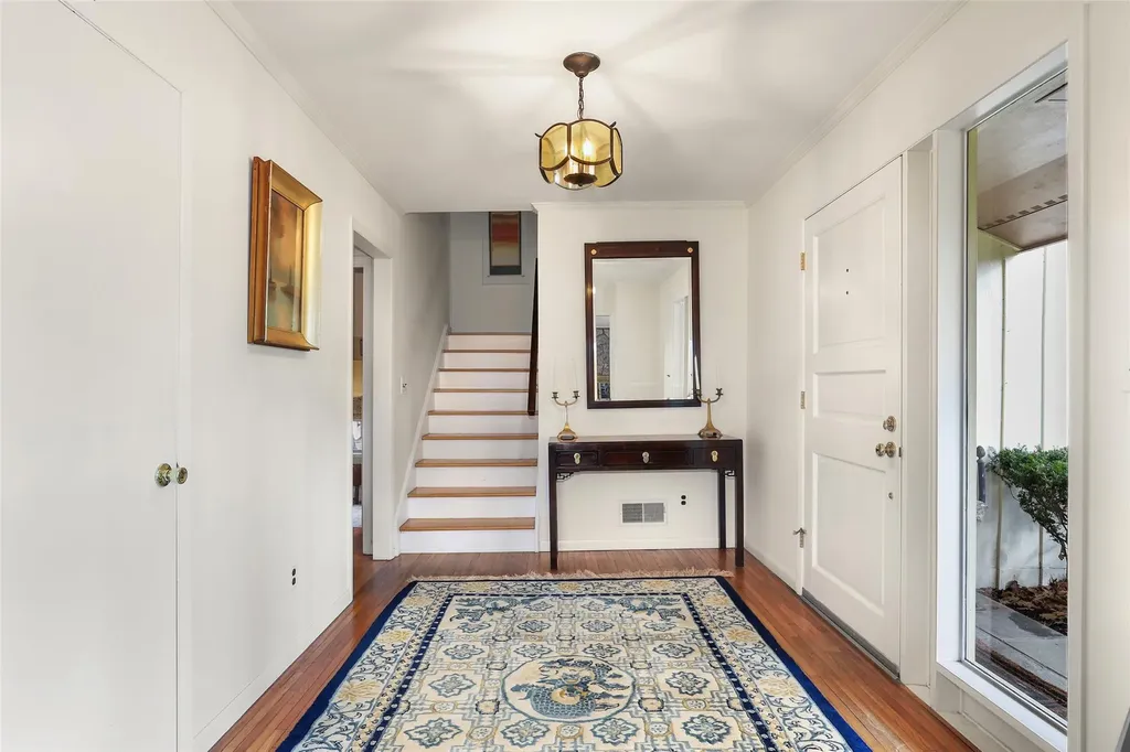 18 Redcoat Lane Waccabuc NY 10597
