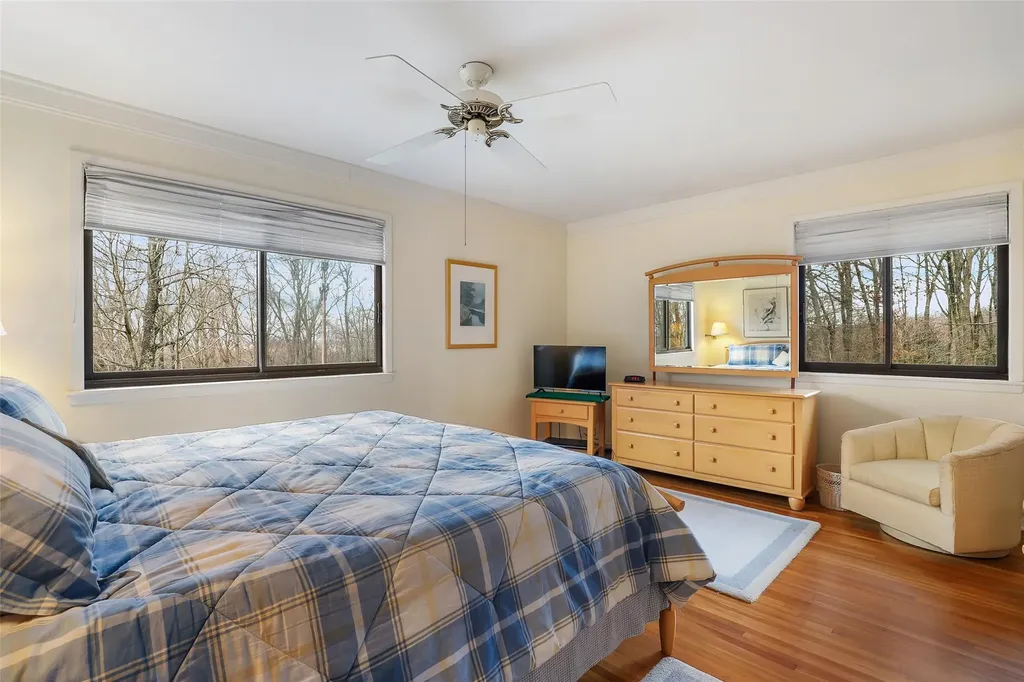 18 Redcoat Lane Waccabuc NY 10597