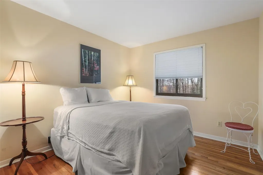 18 Redcoat Lane Waccabuc NY 10597