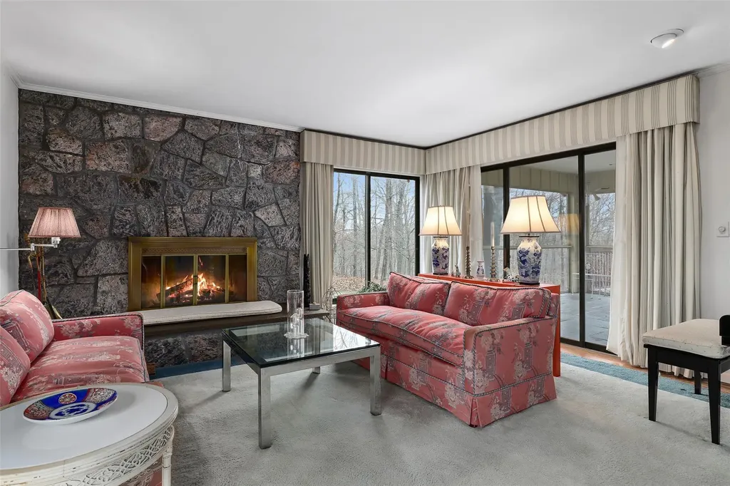 18 Redcoat Lane Waccabuc NY 10597