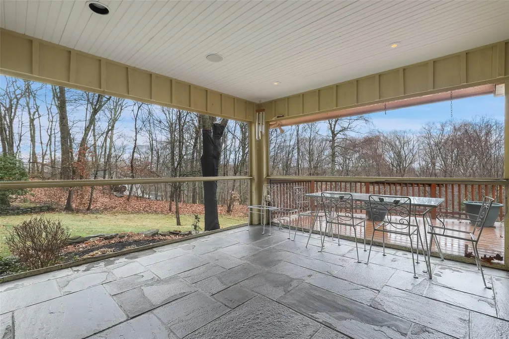 18 Redcoat Lane Waccabuc NY 10597
