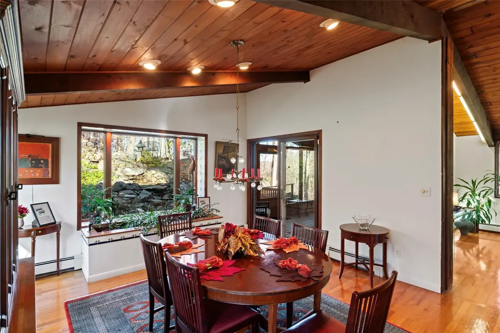 7 Out Post Road Katonah NY 10536