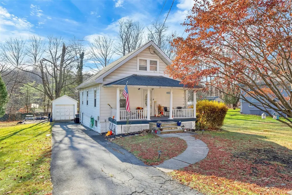 330 Round Lake Terrace Monroe NY 10950