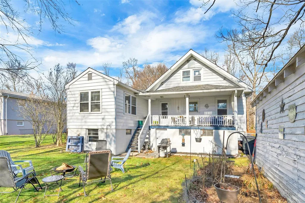 330 Round Lake Terrace Monroe NY 10950