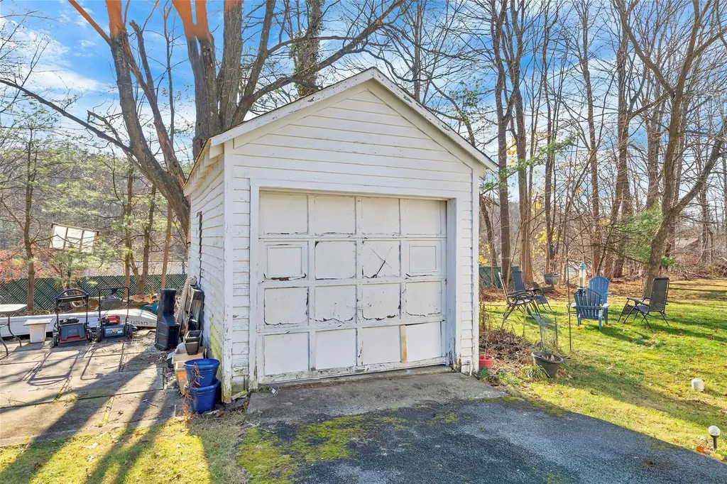 330 Round Lake Terrace Monroe NY 10950