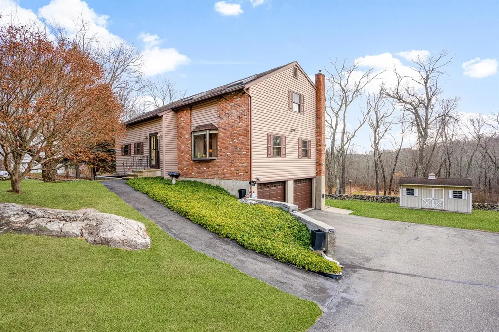 27 Great Bear Road Holmes NY 12531