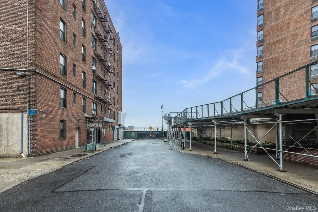 40 Brighton 1st Road Brooklyn NY 11235