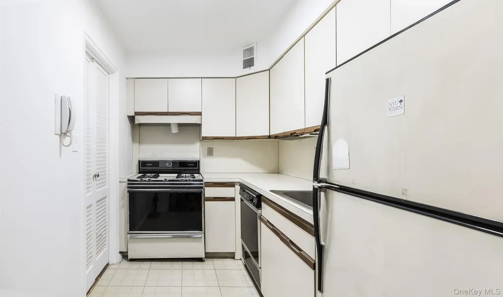 40 Brighton 1st Road Brooklyn NY 11235