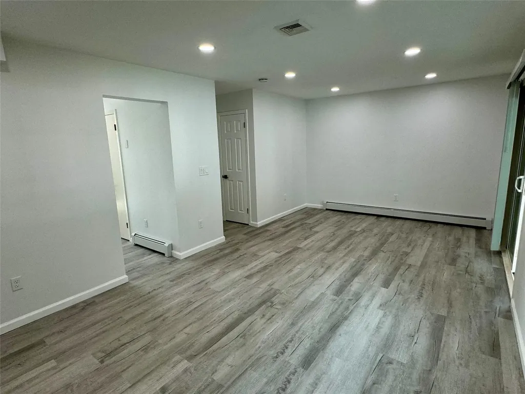 12 Cedar Court Middletown NY 10940