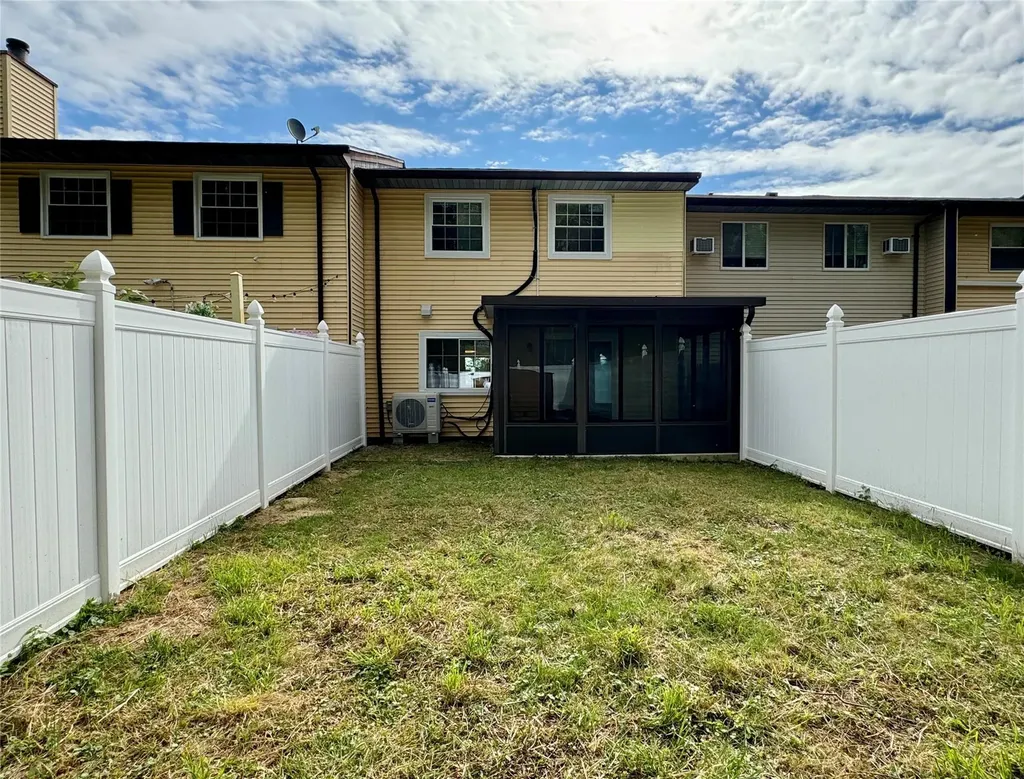 12 Cedar Court Middletown NY 10940