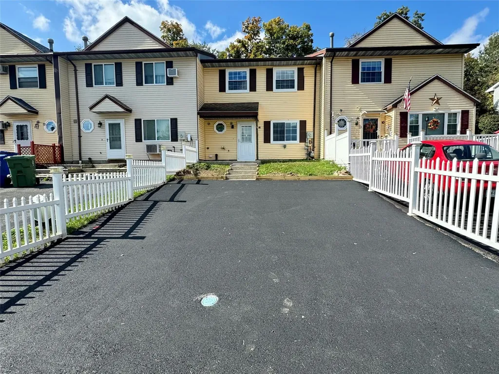 12 Cedar Court Middletown NY 10940