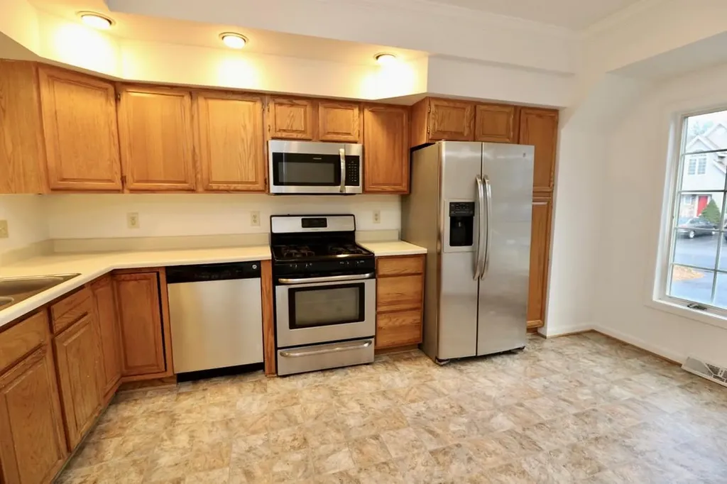66 Roundtree Court Beacon NY 12508