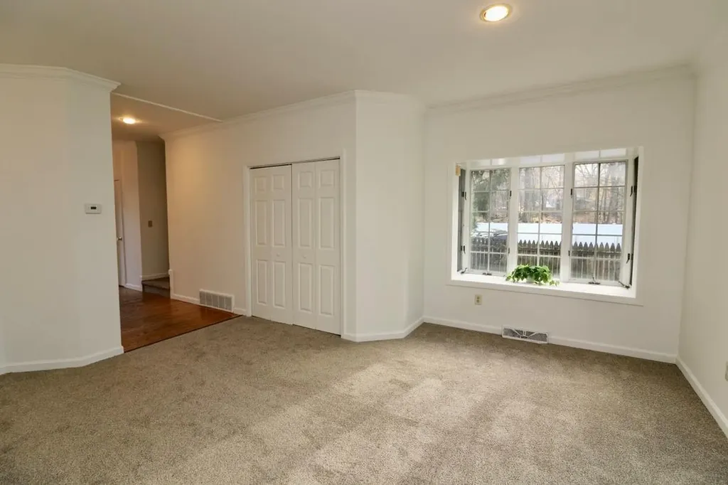 66 Roundtree Court Beacon NY 12508