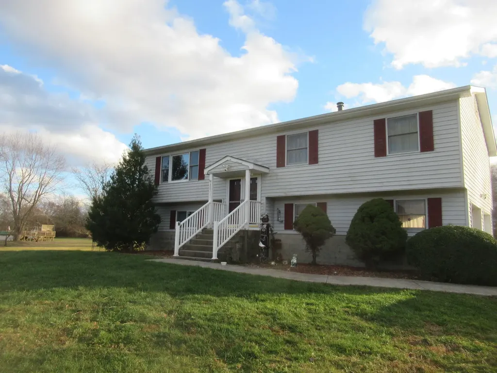 22 River Glen Road Wallkill NY 12589