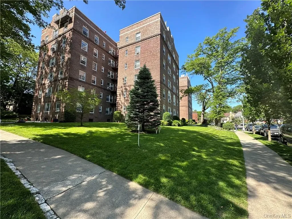 17506 Devonshire Boulevard Jamaica Hills NY 11432