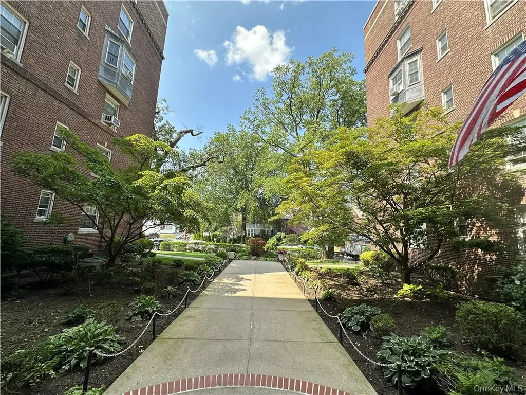 17506 Devonshire Boulevard Jamaica Hills NY 11432