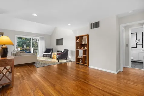 16 Skyview Lane New Rochelle NY 10804