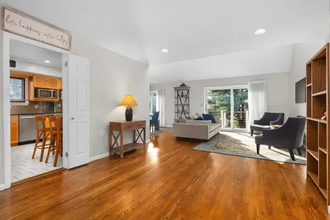 16 Skyview Lane New Rochelle NY 10804