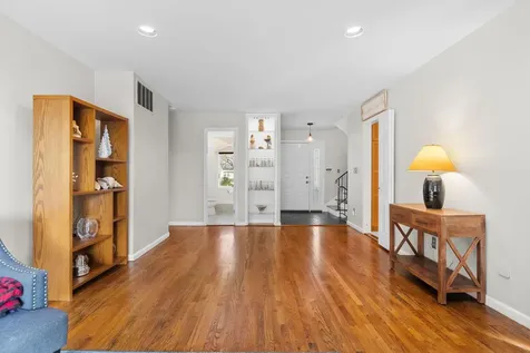 16 Skyview Lane New Rochelle NY 10804